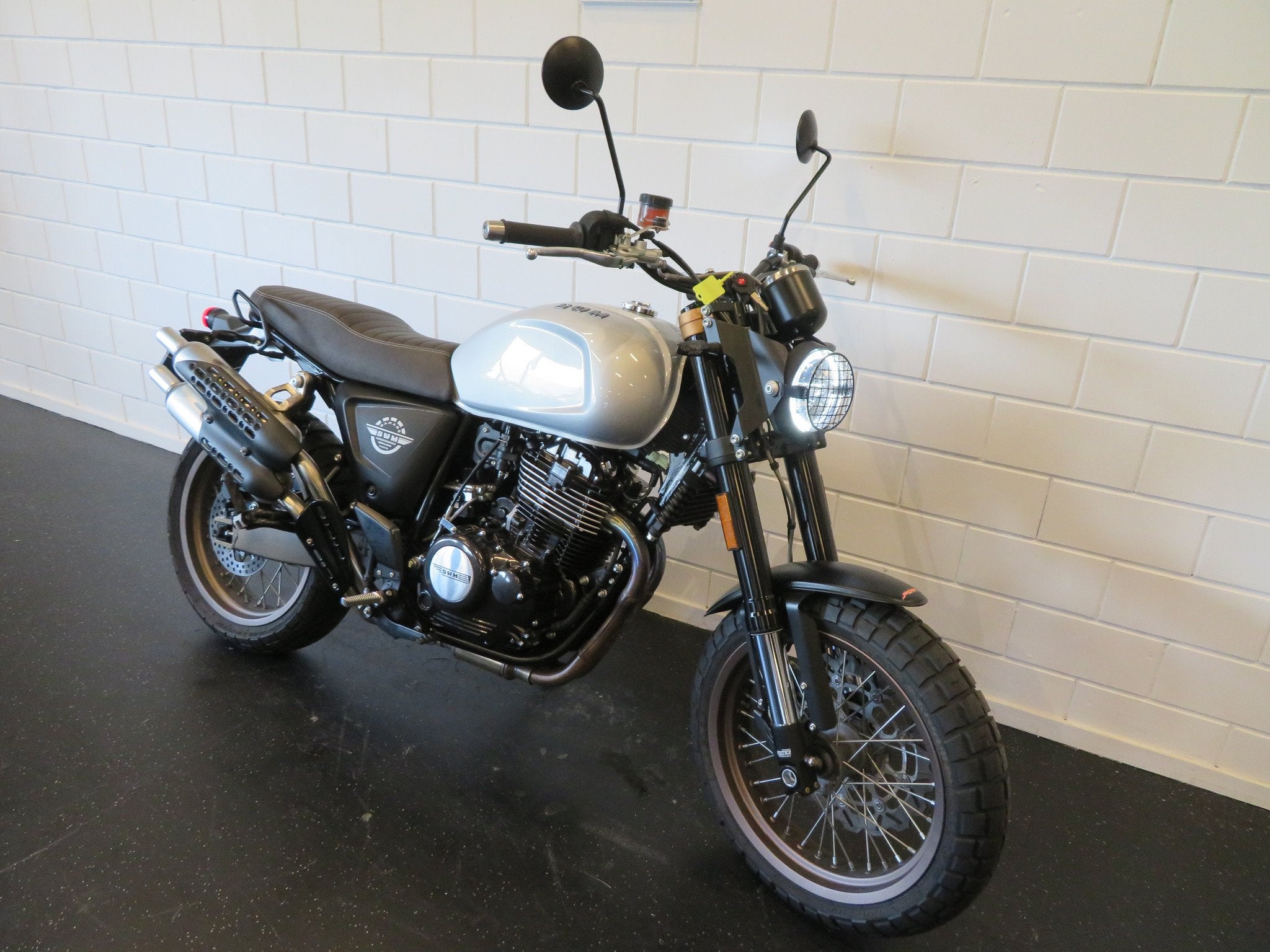 Swm GRAN MILANO OUTLAW 500 SUPERSTRAK! (bj 2019), SWM, Naked bike, Gebruikt, Bedrijf