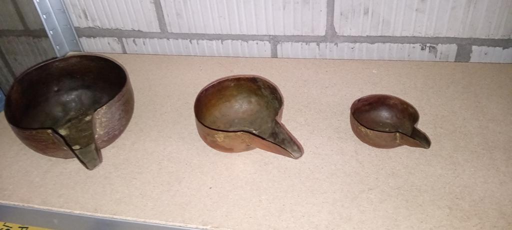 3 antieke Arabische koperen kamelenmelk-bakken., Ophalen of Verzenden