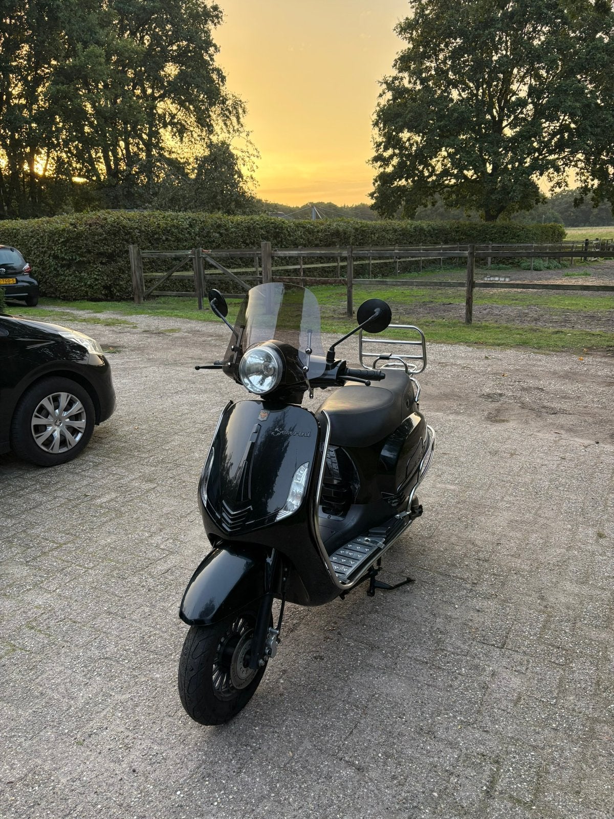 LA SOURIS SOURINI BROM 2021 GTS TOSCANA AGM VX50 VX RIVA, Ophalen, Zo goed als nieuw, Benzine, Overige merken