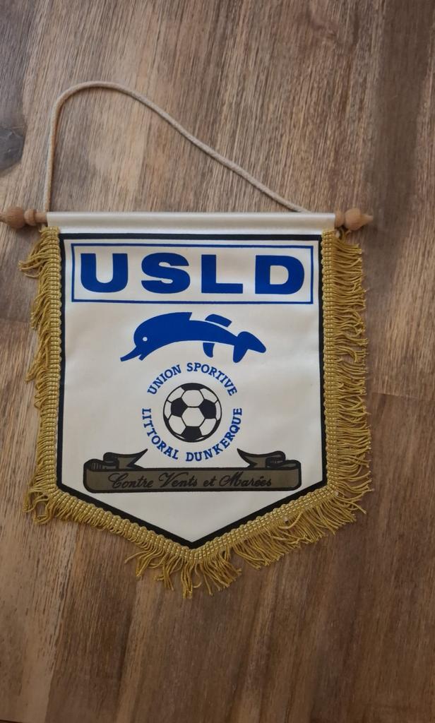USLD vaantje, Verzamelen, Sportartikelen en Voetbal, Ophalen of Verzenden, Zo goed als nieuw, Buitenlandse clubs, Vaantje of Sjaal