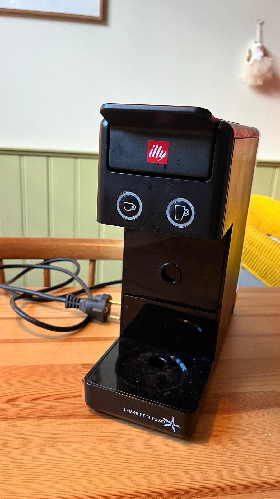 Illy Iperespresso apparaat, Koffiepads en cups, Espresso apparaat, Ophalen of Verzenden, Zo goed als nieuw