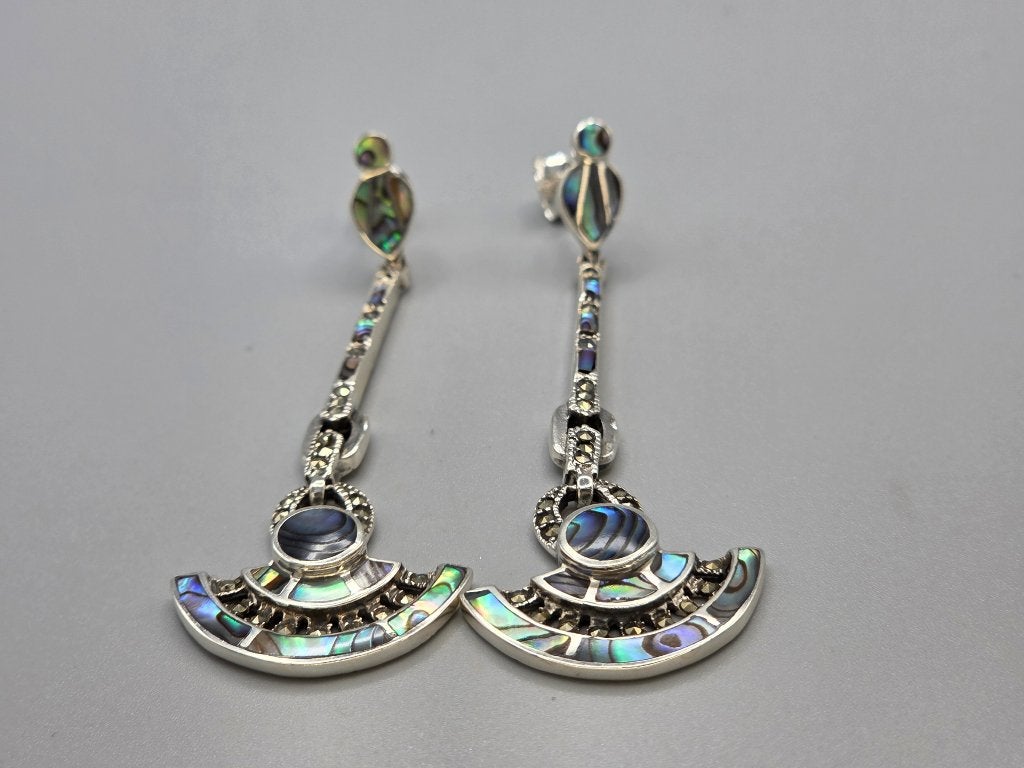 Zilveren oorbellen marcasietjes en abalone schelp. 2026/730