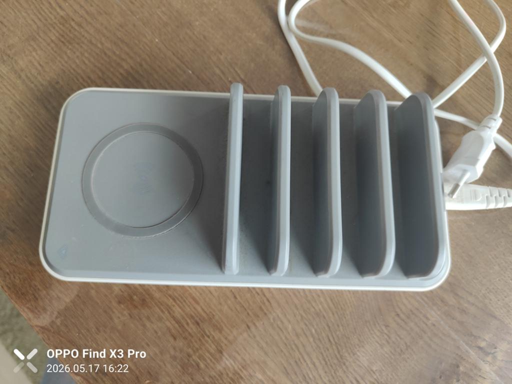 Dymond Familie Charger Hub: Draadloos & 4x USB Oplader, Ophalen of Verzenden, Zo goed als nieuw