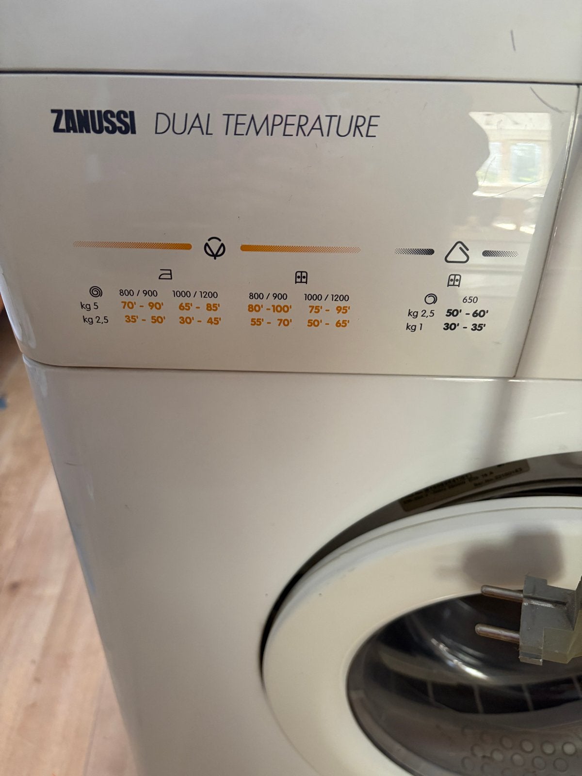 Foto 2 van Zanussi TD 4110 wasdroger