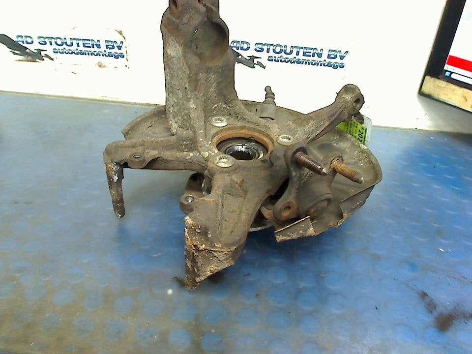 Fusee Rechts Voor Mercedes-Benz Sprinter 3,5t (906.63) 2014, Gebruikt, Mercedes-Benz AG, Mercedes-Benz, Mercedesstraße 120, Stuttgart 70372, , Duitsland