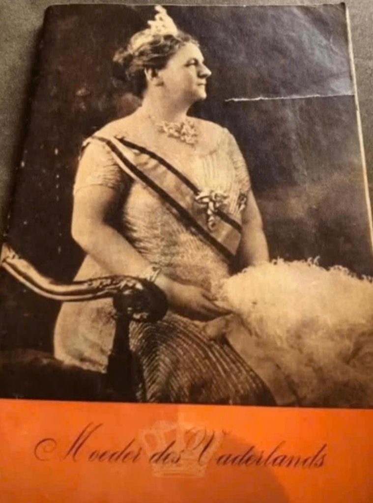Boek : Wilhelmina Moeder des Vaderlands (uit 1948), Ophalen of Verzenden, 20e eeuw of later, Gelezen