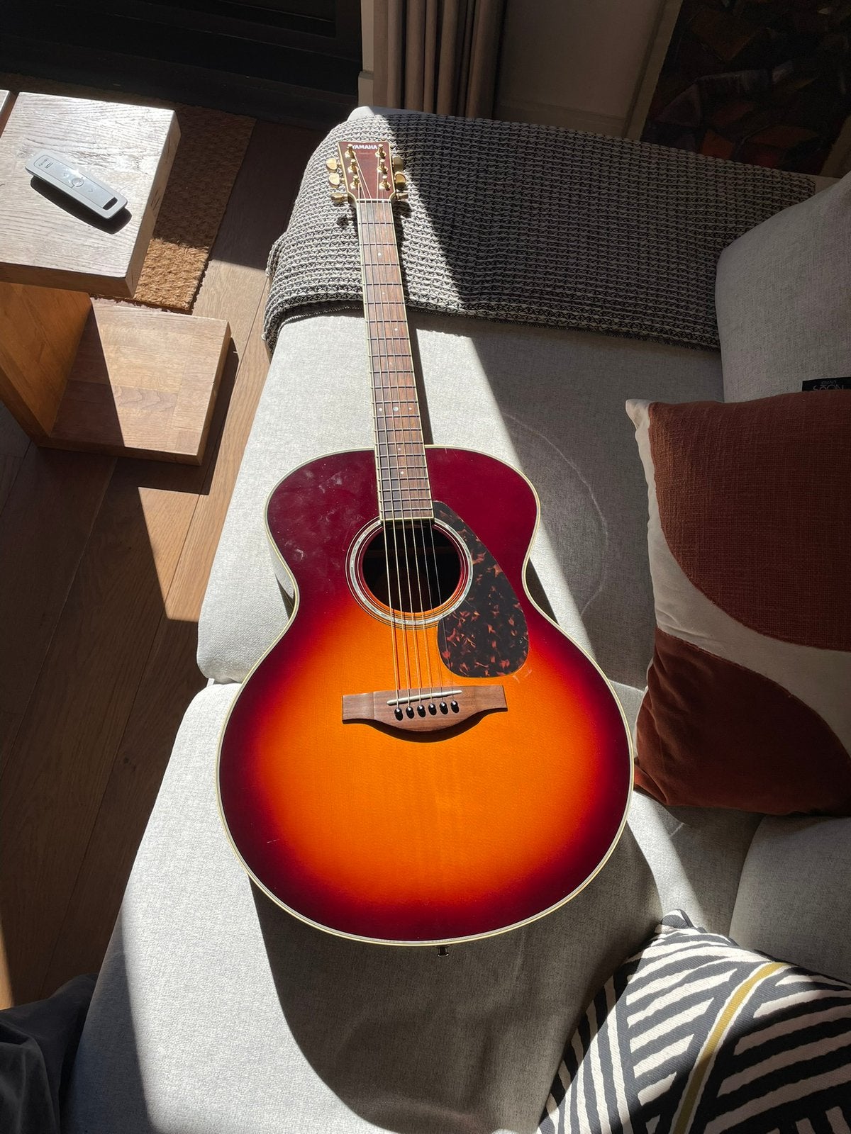 Yamaha lj6, Muziek en Instrumenten, Snaarinstrumenten | Gitaren | Akoestisch, Ophalen, Zo goed als nieuw, Western- of Steelstringgitaar
