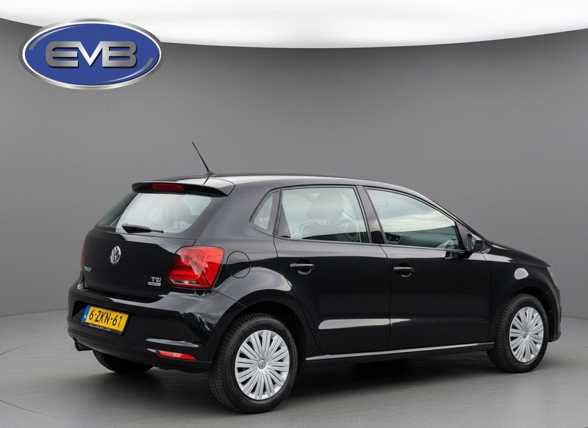 Volkswagen Polo 1.2 TSI Comfortline, Auto's, Metallic lak, Euro 6, 4 cilinders, Zwart