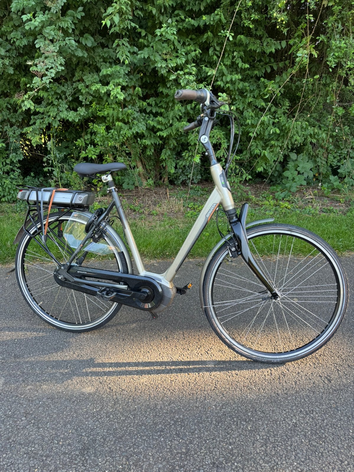 Mooie Elektrische SPARTA ion M8A fiets middenmotor, Fietsen en Brommers, Fietsen | Dames | Damesfietsen, Ophalen, Sparta, Versnellingen