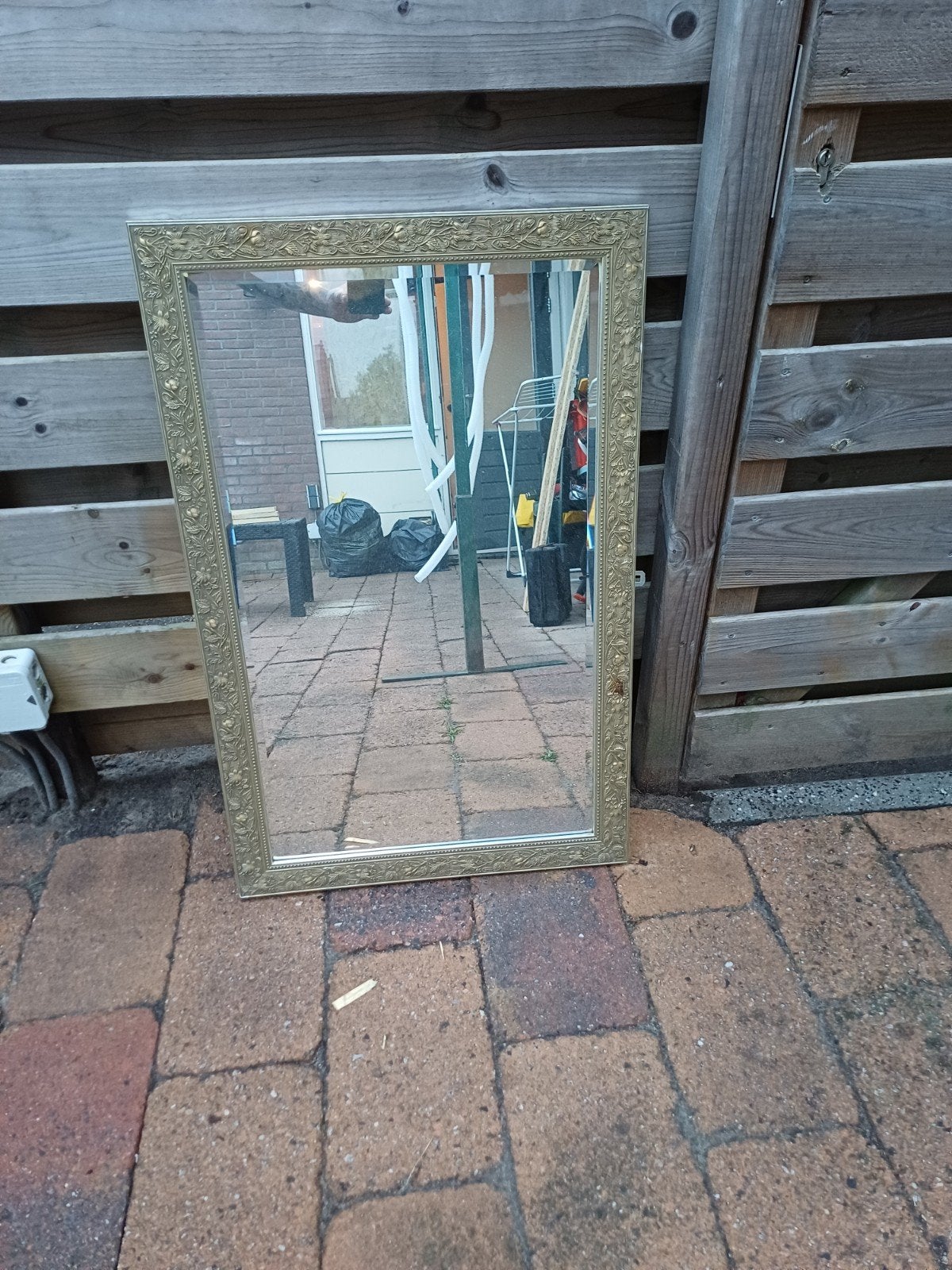 Gouden spiegel met sierlijke lijst (85x55 cm), Ophalen, Rechthoekig, 50 tot 100 cm, Minder dan 100 cm