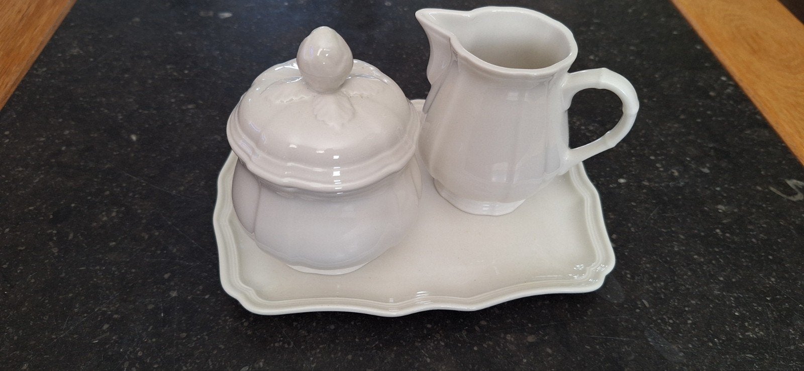 Villeroy & Boch Manoir: Suikerpot, Melkkan & Onderbord, Ophalen, Klassiek, Zo goed als nieuw, Porselein