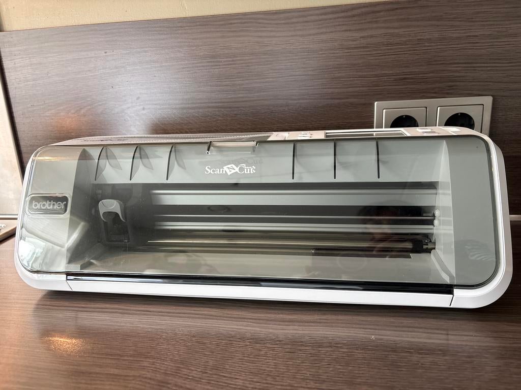 Brother ScanNCut CM300 Snijplotter - Zo goed als nieuw, Hobby en Vrije tijd, Geschikt voor snijden, Overige thema's, Ophalen of Verzenden