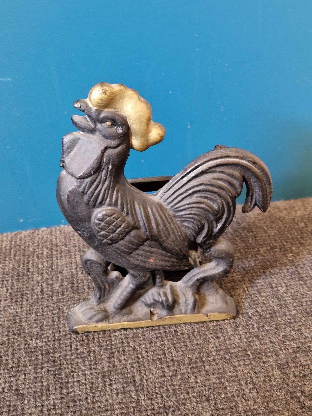 Vintage gietijzeren servet-/brievenhouder pronkende Haan., Ophalen of Verzenden