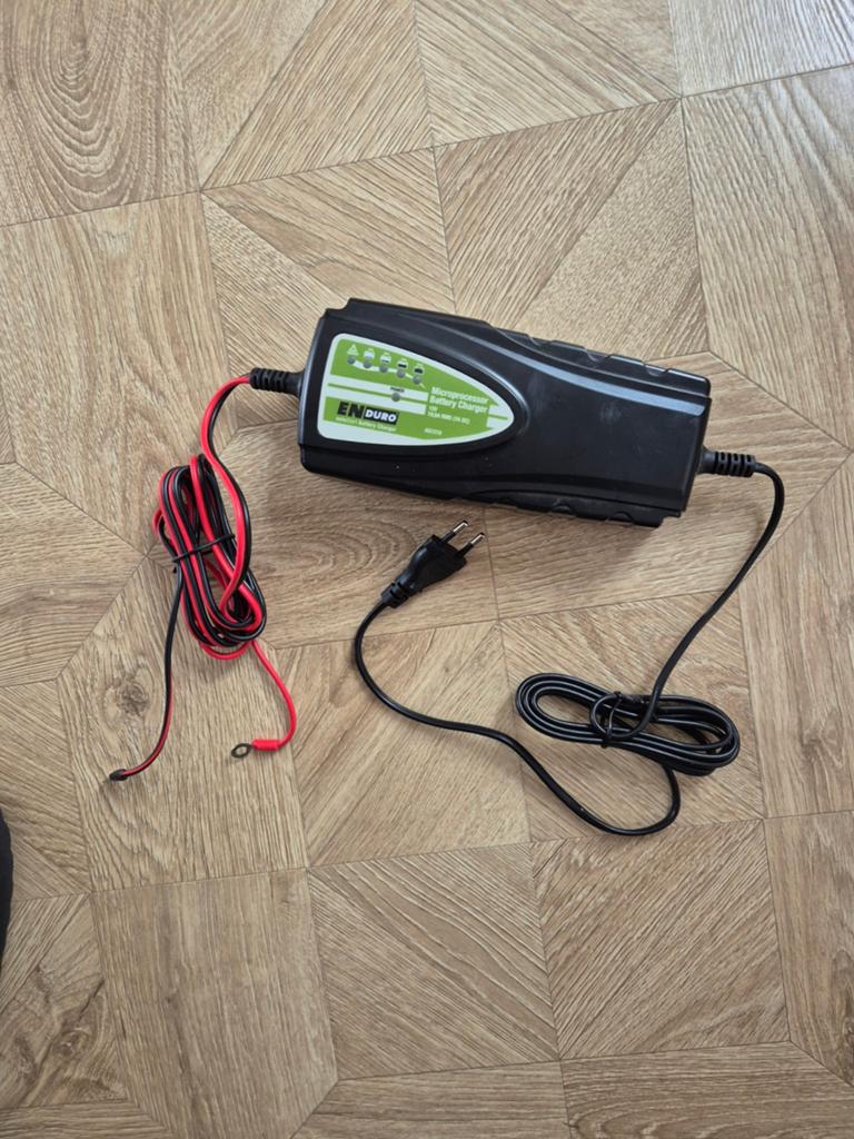 Enduro Microprocessor Acculader, Ophalen of Verzenden, Gebruikt, Universele onderdelen