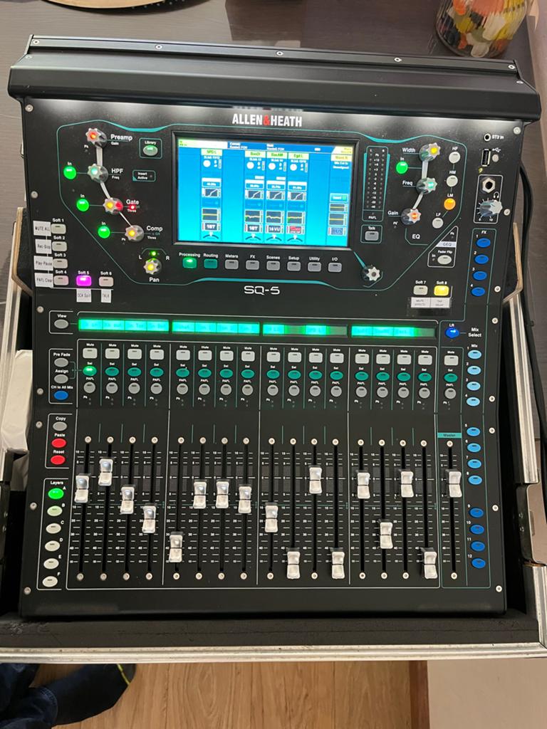 Allen & Heath SQ5 + Plug-Ins, Muziek en Instrumenten, Mengpanelen, Ophalen of Verzenden, Zo goed als nieuw, 20 kanalen of meer