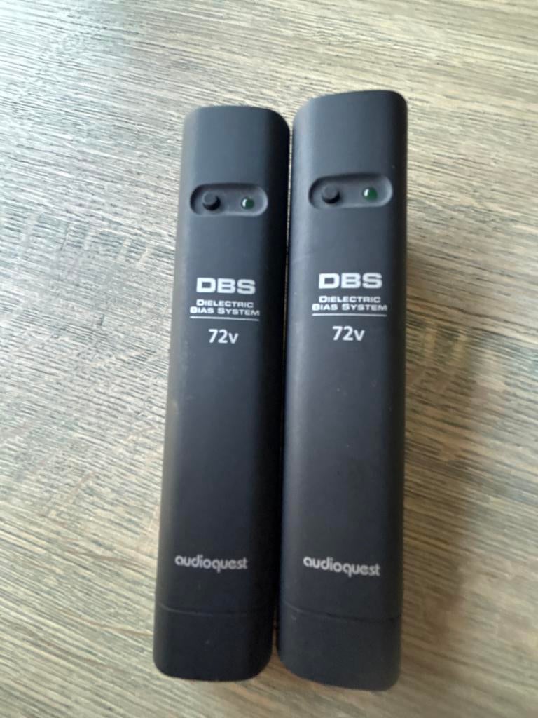Audioquest DBS 72V Dielectric Bias System (2 stuks), Ophalen, Zo goed als nieuw, Minder dan 2 meter, Overige kabels