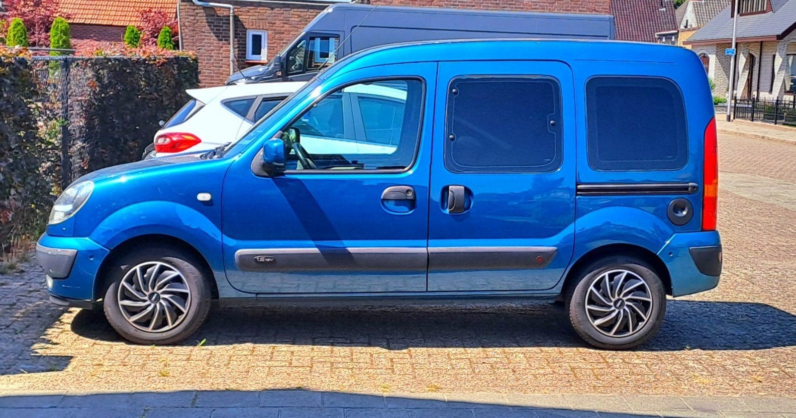 Renault Kangoo 1.6 16V 5 persoon airco apk 2027 in top staat, Auto's, Euro 5, Stof, 750 kg, Blauw
