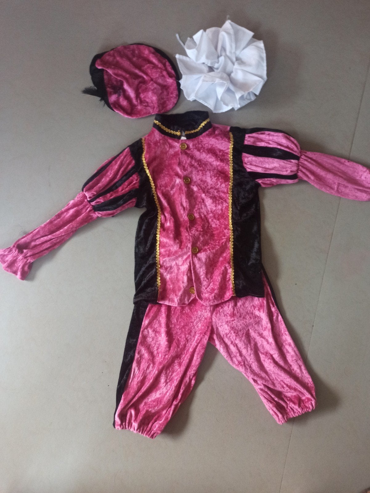 Pietenpak roze/zwart maat 152 - Compleet met baret, Jongen of Meisje, Ophalen of Verzenden, Zo goed als nieuw, Setje