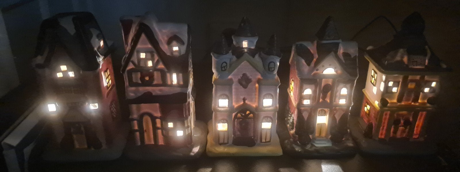 Vintage handgeschilderd kerstdorp, Diversen, Ophalen of Verzenden, Zo goed als nieuw