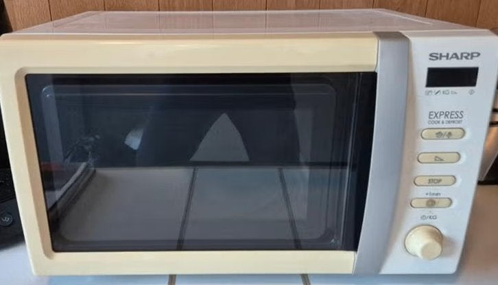 Magnetron gezocht, Witgoed en Apparatuur, Ophalen of Verzenden, Draaiplateau, Vrijstaand, Magnetron