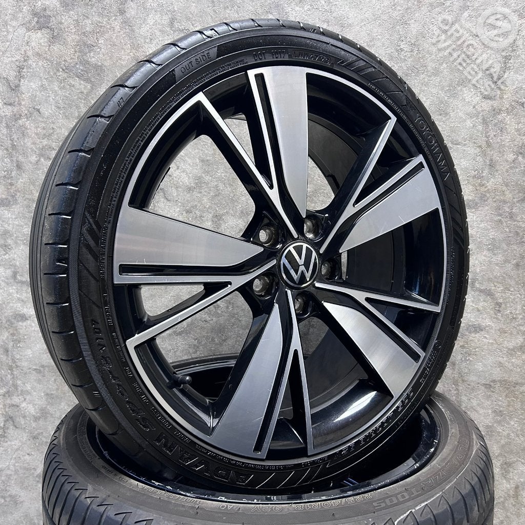 18 inch originele Bakersfield velgen + zomerbanden VW Golf 8, Auto-onderdelen, Banden en Velgen, 18 inch, Gebruikt, Banden en Velgen