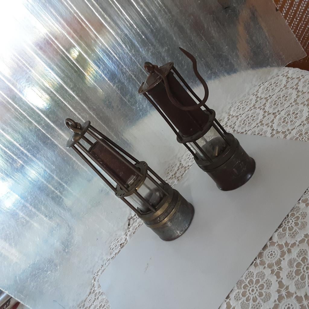 2 stuks  antieke  mijnwerkers lampen. In 1 verkoop ., Ophalen
