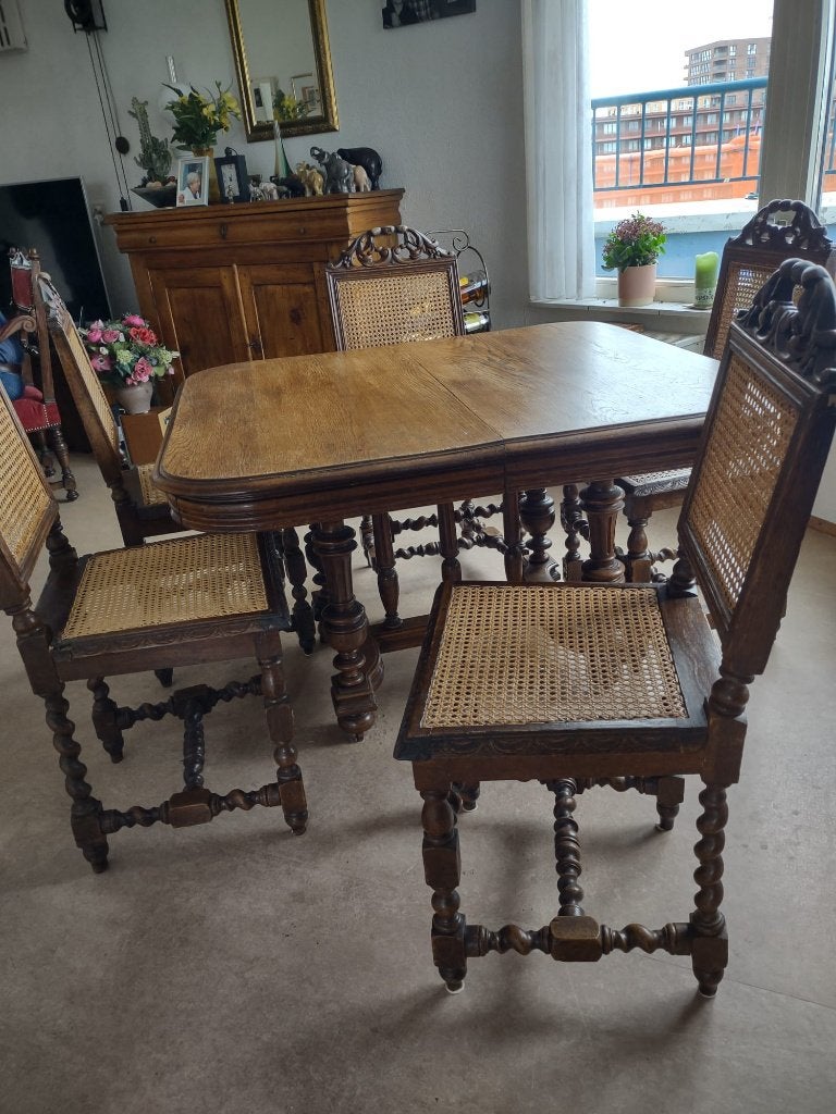 antieke eettafel met stoelen, Ophalen