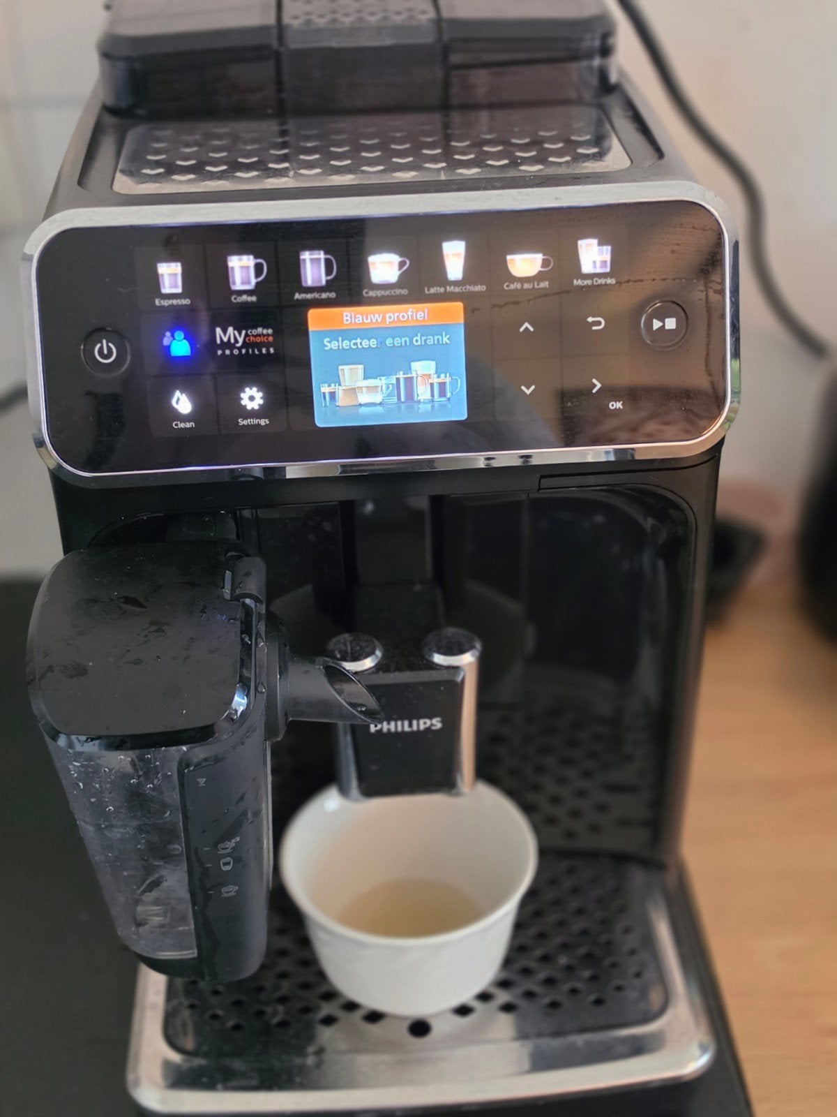 Phillips latte go 5400, Witgoed en Apparatuur, Ophalen, Afneembaar waterreservoir, Koffiemachine, Koffiebonen