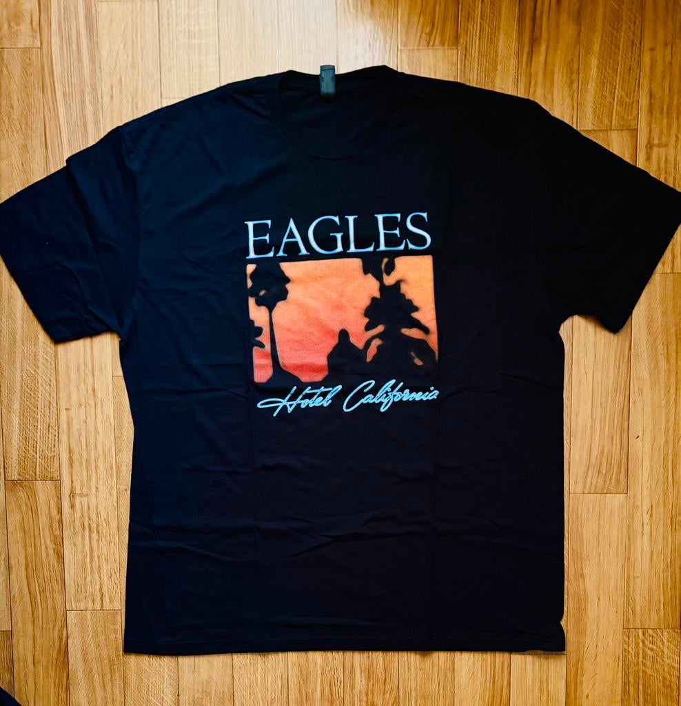 Eagles - Tour T-Shirt 2022 “Hotel California” 2XL Nieuw, Verzenden, Nieuw, Kleding