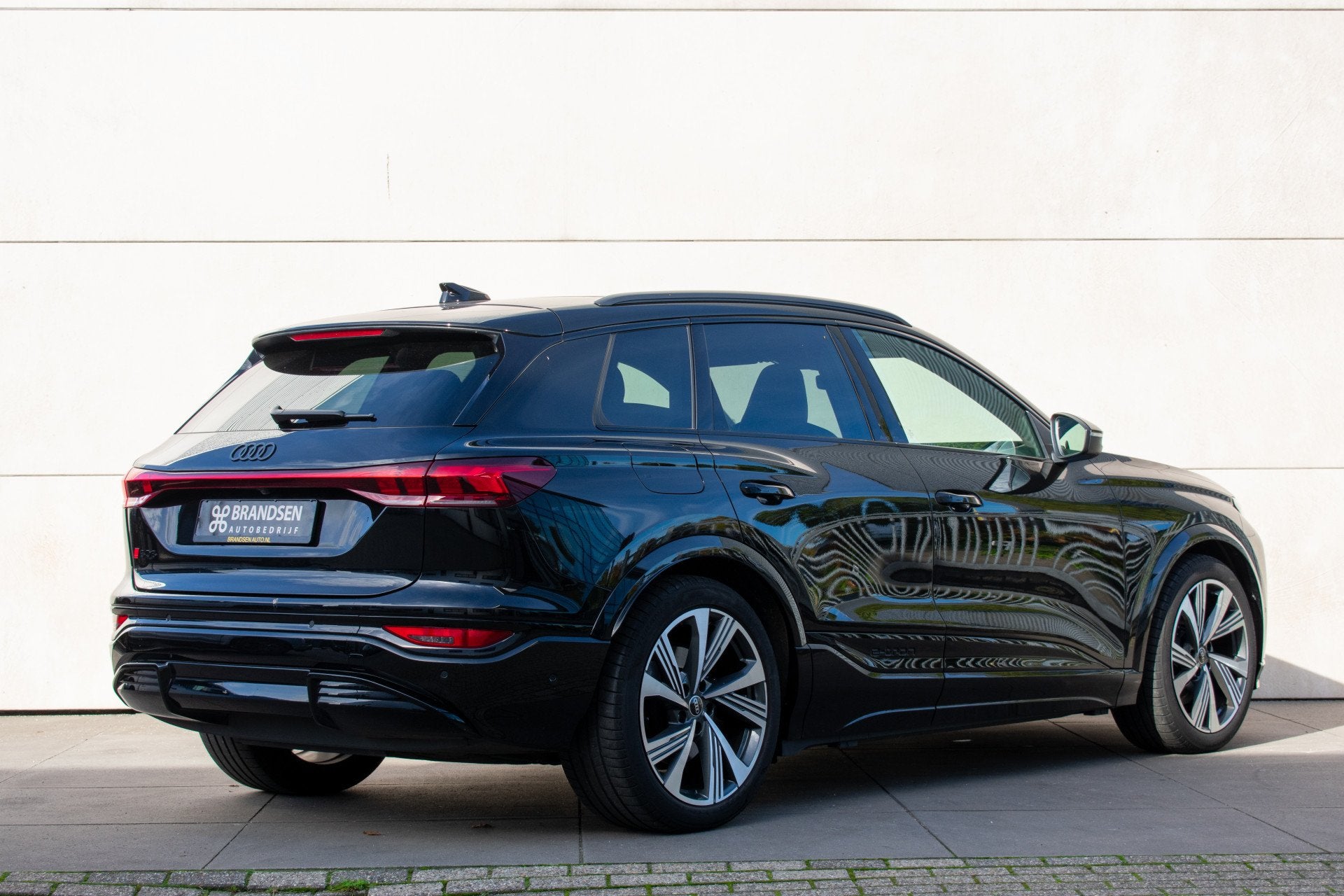 Audi SQ6 e-tron quattro 100 kWh Luchtv-Pano-21"-Head up-Spor, Auto's, Audi, Automaat, Adaptive Cruise Control, Gebruikt, Leder