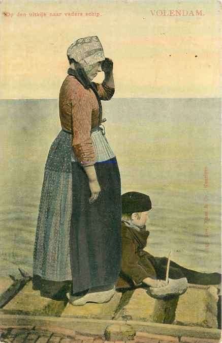 301-110-051 Volendam Op den uitkijk naar vaders schip, Verzenden, Voor 1920, Noord-Holland