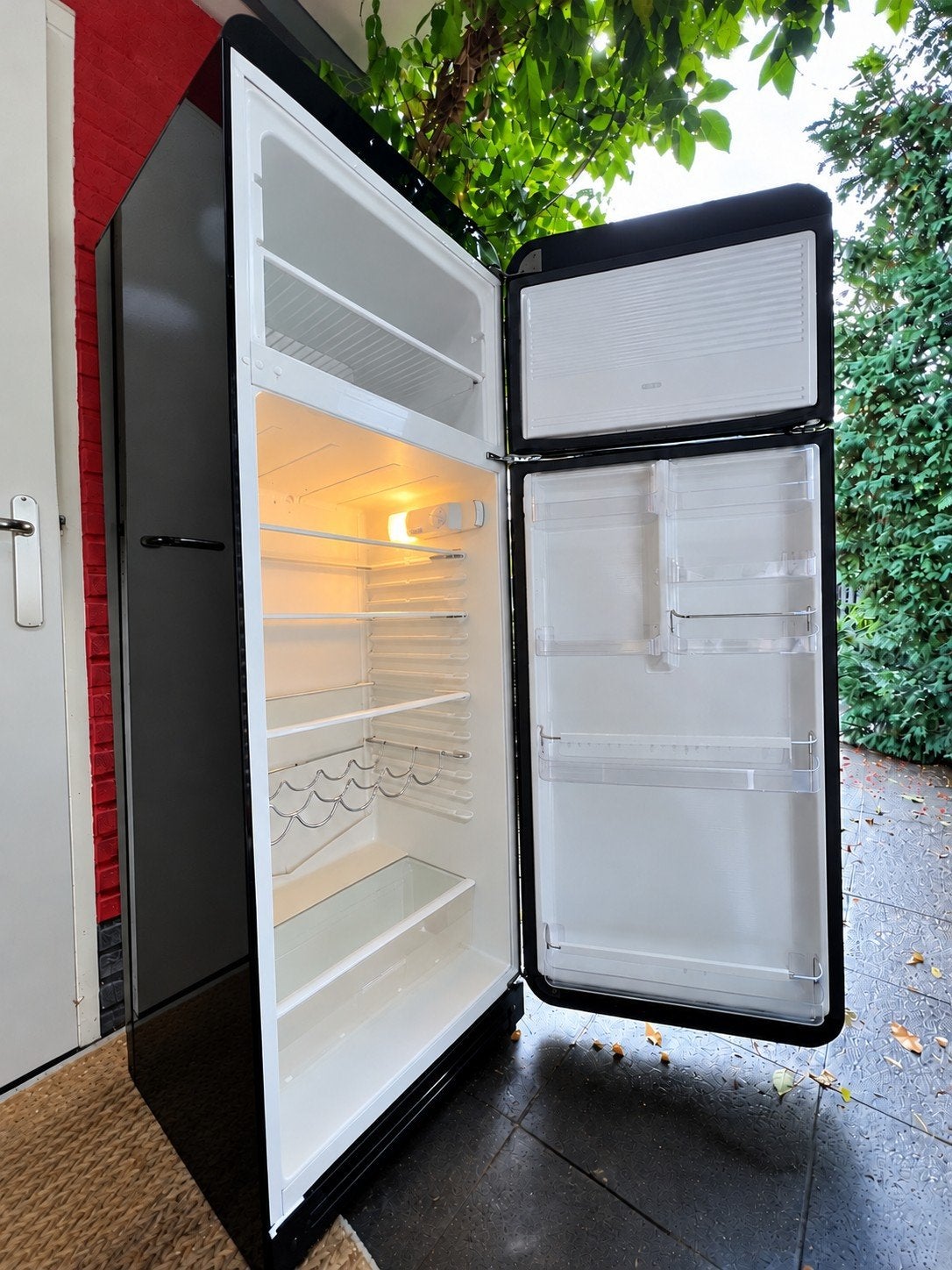Smegg Koelkast met vriesvak Zwart, Ophalen, Gebruikt, 200 liter of meer, 60 cm of meer