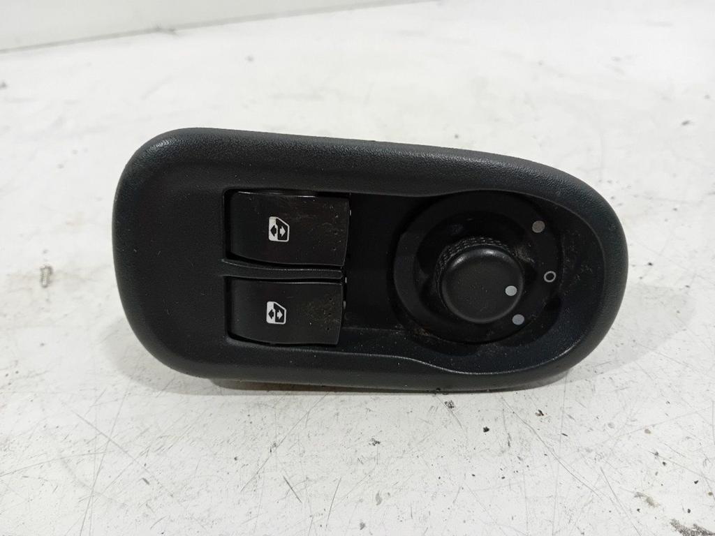 Bedieningspaneel elektrische ramen Renault Master, Onderdelen@venauto.nl, Van der Ven Autorecycling B.V., Gebruikt, Ettenseweg 76, 4706 PB Roosendaal, The Netherlands