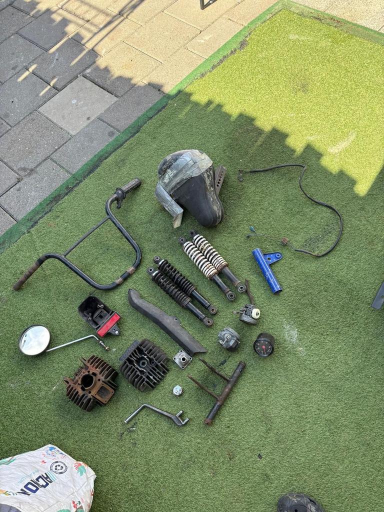 Tomos onderdelen in een koop, Ophalen, Gebruikt