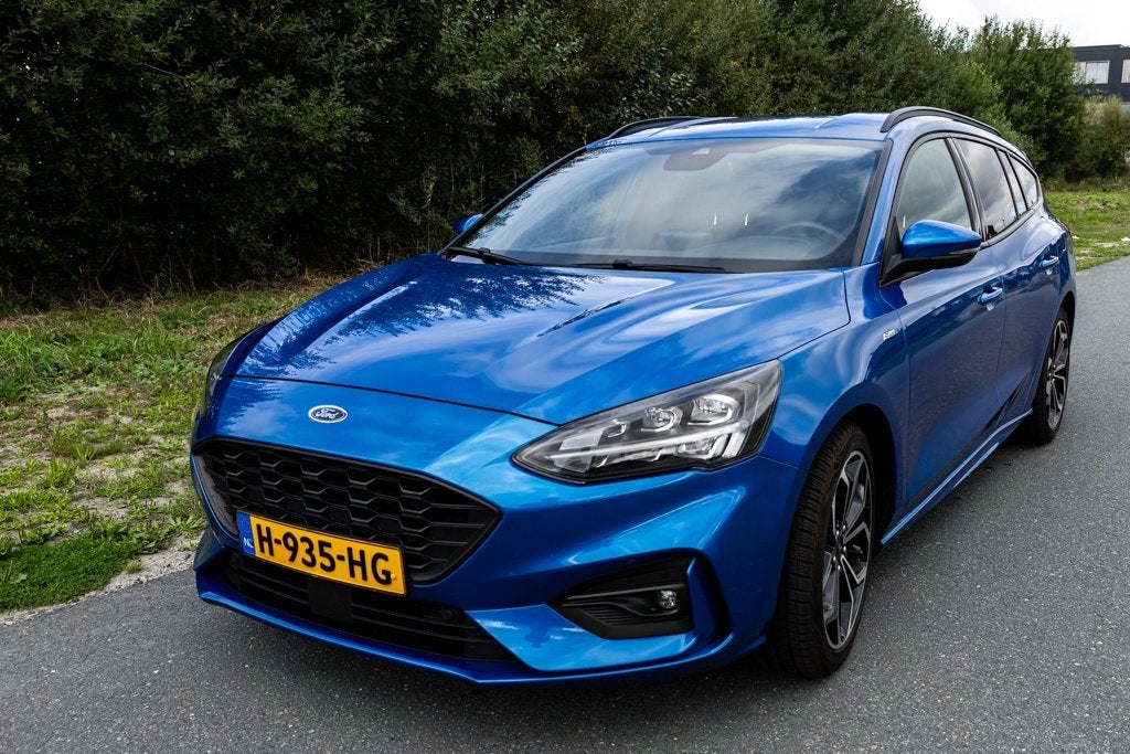 Ford Focus Wagon ST-Line | ACC | Winter Pack | LED | Blauw, Dealer onderhouden, Origineel Nederlands, Stationwagon, Handgeschakeld