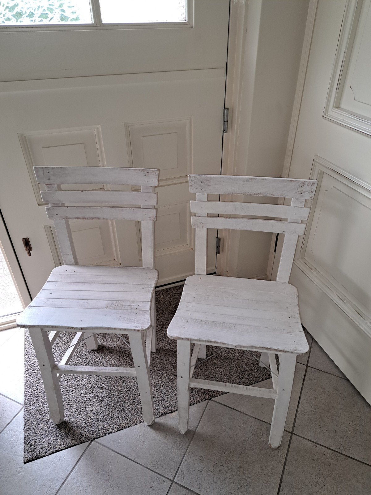 Set van 2 brocante stoeltjes - wit geverfd hout, Ophalen