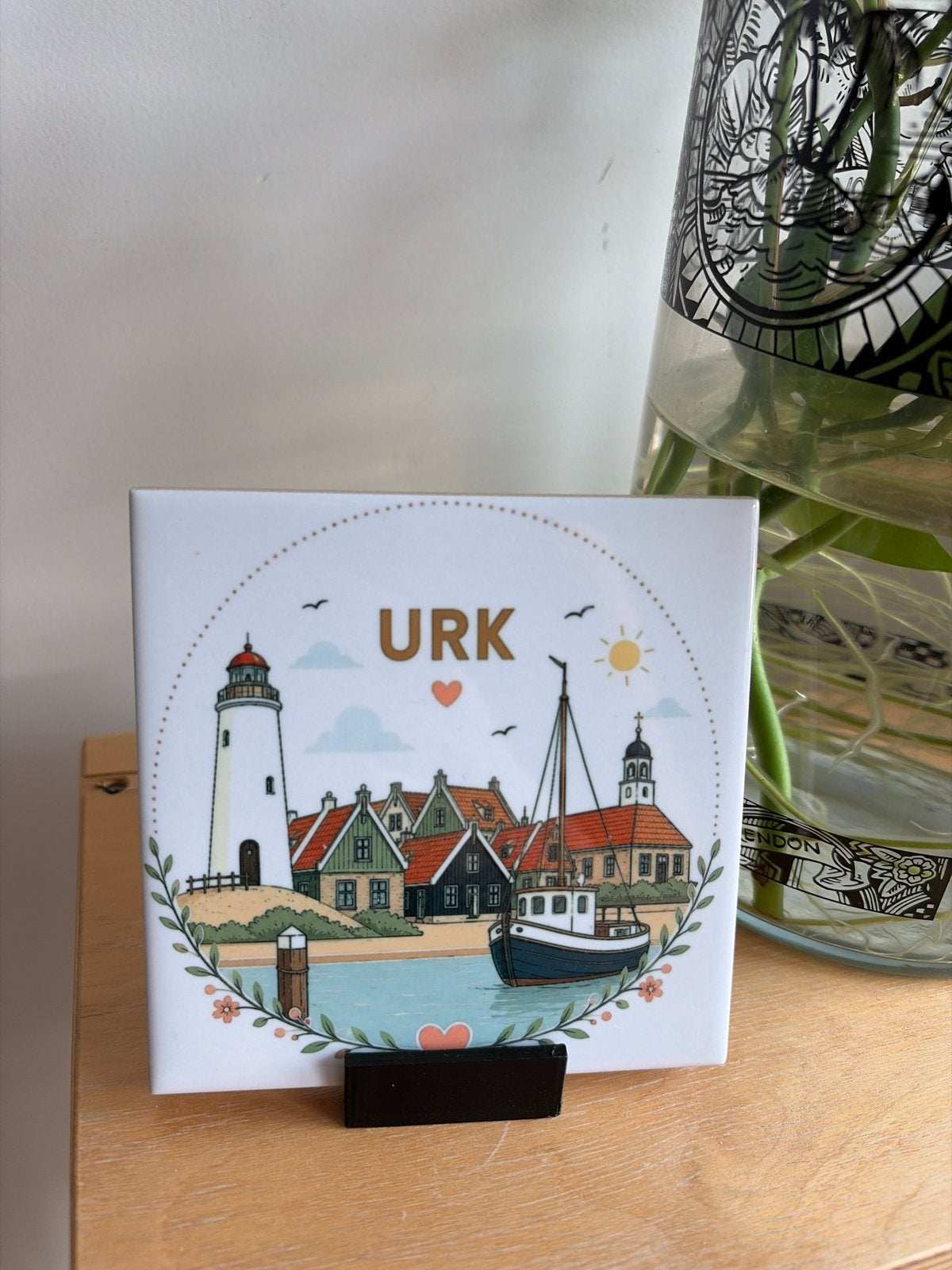 Tegeltje Urk 10x10 met houder - Souvenir/Decoratie, Ophalen of Verzenden