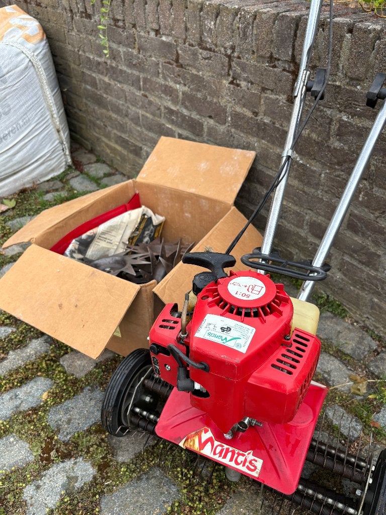 Tuinfrees: Mantis, Ophalen, Gebruikt, Benzine, Tuinfrees