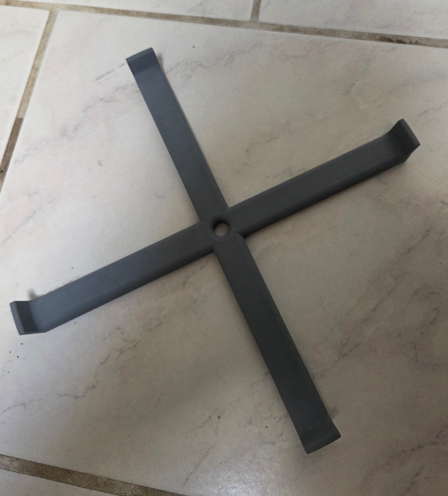 Onderzetter voor duiven drinkbak in 3D geprint