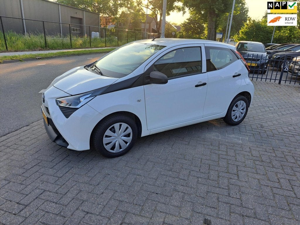 Toyota Aygo 1.0 VVT-i x-fun, Auto's, Voorwielaandrijving, Gebruikt, Euro 6, 4 stoelen