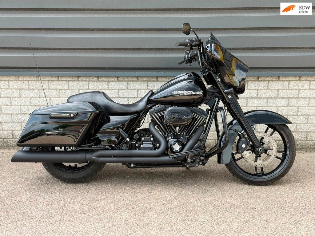 Harley Davidson FLHXS Street Glide Special 103 BLACK EIDITON, Motoren, Motoren | Harley-Davidson, 1688 cc, Bedrijf, Toermotor