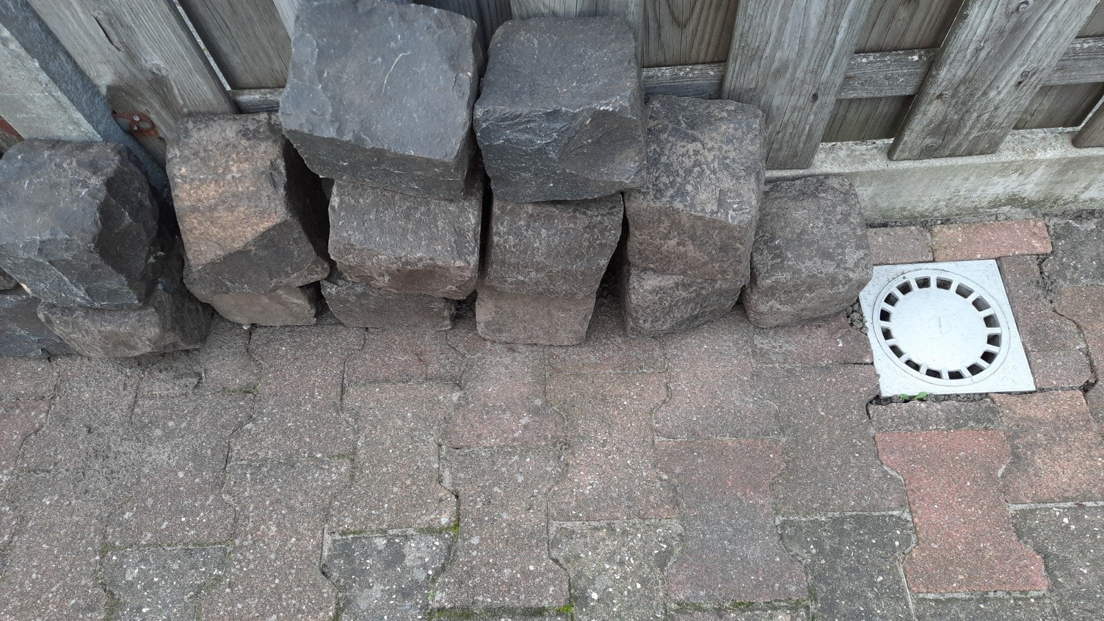 Gratis af te halen: 15 kinderkoppen/basaltkeien, Tuin en Terras, Gebruikt, Ophalen of Verzenden, Kei, Basalt