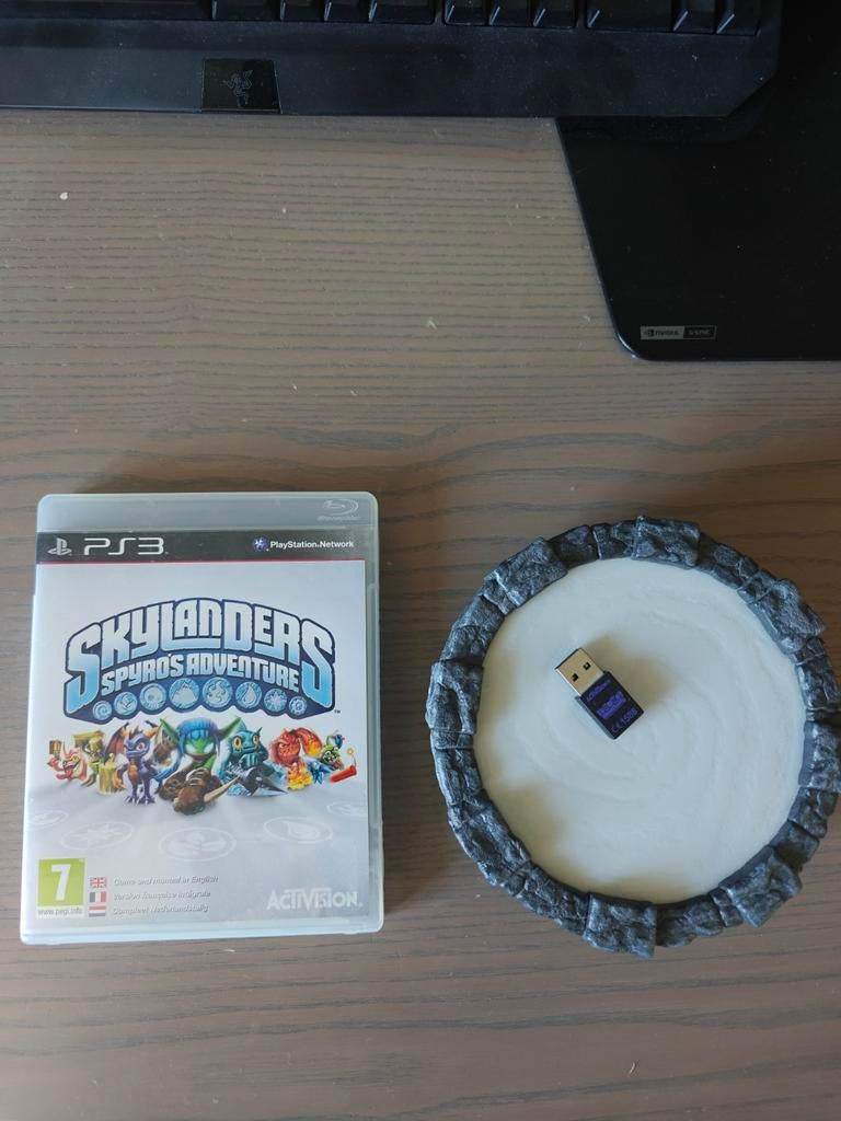 Skylanders PS3 met Portal, 11 Karakters EN adventure pack, Spelcomputers en Games, Games | Sony PlayStation 3, Zo goed als nieuw