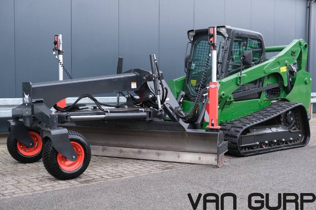 Bobcat T 770 HIFLOW + Laser Grader 108 (274 cm) | A/C, Wiellader of Shovel