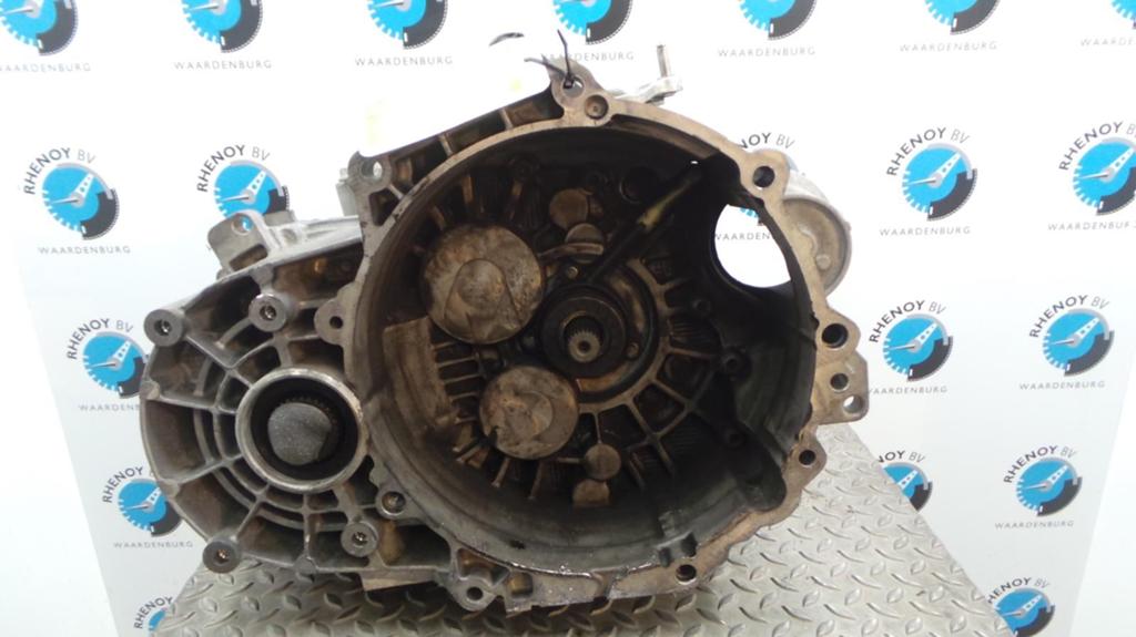 VOLKSWAGEN GOLF TRANSMISSIE / VERSNELLINGSBAK 2015, Auto-onderdelen, Ophalen of Verzenden, Gebruikt, Stiba lid
