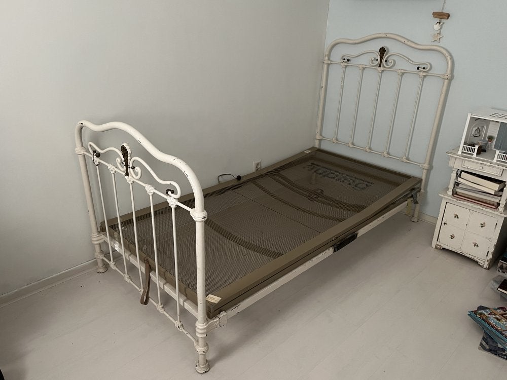 Oud antiek metalen Frans bed 200x100 (verlengd, was 180x100), Ophalen