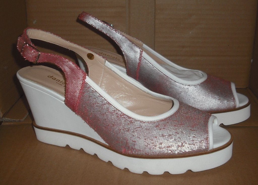 sandalen  maat 41 merk : danielle Tucci, Overige kleuren, Nieuw, Sandalen of Muiltjes, Ophalen of Verzenden
