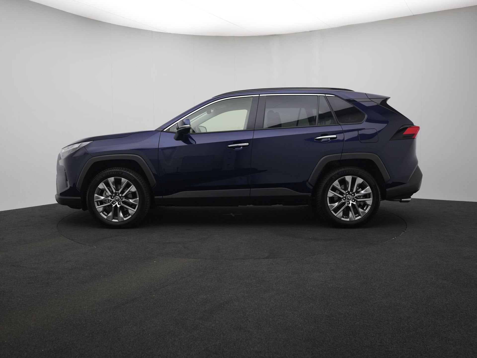 Toyota RAV4 2.5 Hybrid Executive | Parkeersensoren V+A | Tre, Gebruikt, 4 cilinders, Blauw, Bedrijf