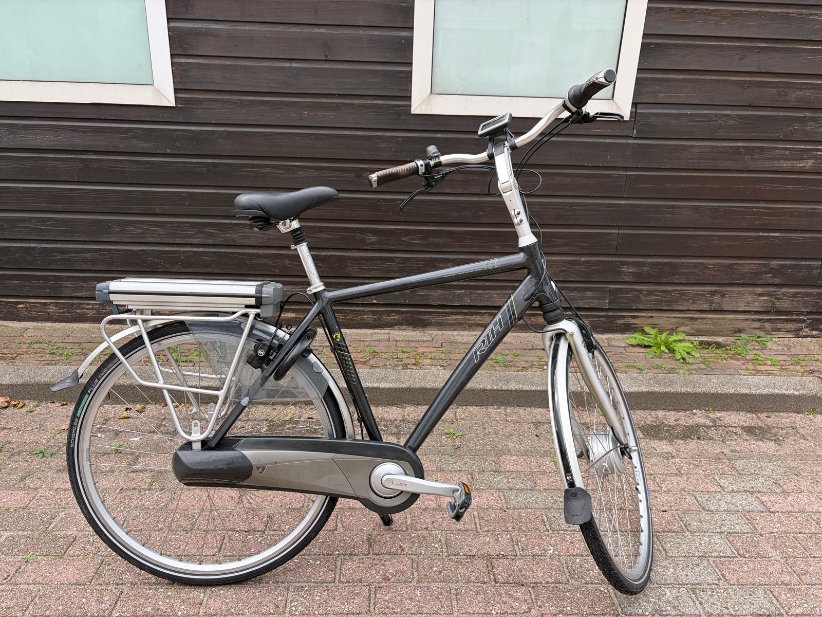 RiH Omega 2018 E-Bike - Nieuw scherm en lader, updates, Gebruikt, Info@rabbitcycling.nl, Limburg, 50 km per accu of meer