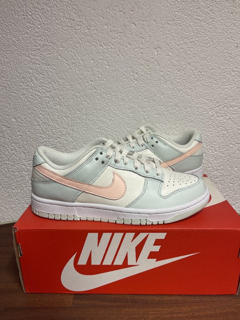 Nike Dunk Low Barely Green (W) | Maat EU 37.5, Ophalen of Verzenden, Nieuw, Groen, Sneakers of Gympen